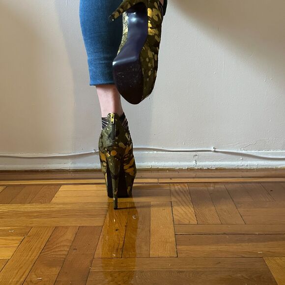 London Trash Ceres Camouflage Green Plagform 6 inch heel - Picture 5 of 7